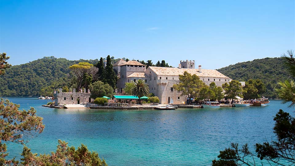 pomena-mljet-monastery.jpg