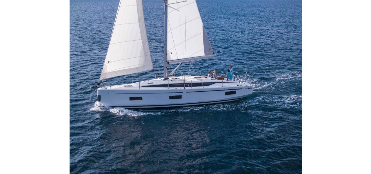 Bavaria C42 Style Aurelia