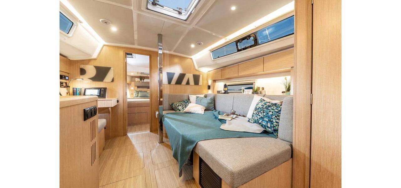 Bavaria C42 Style Aurelia