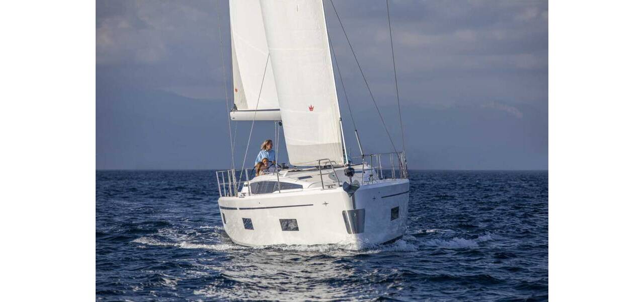 Bavaria C42 Style Aurelia