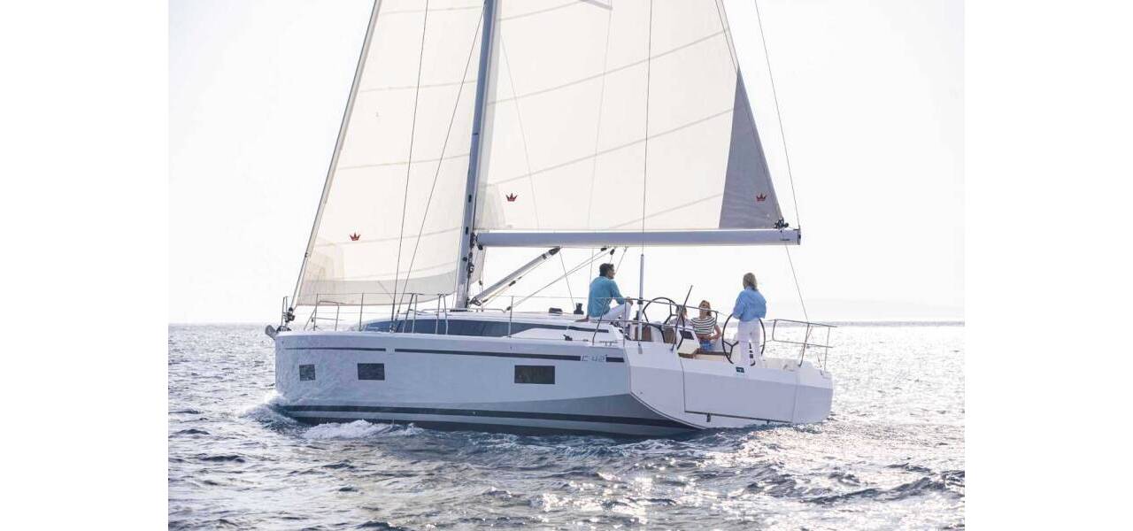 Bavaria C42 Style Aurelia