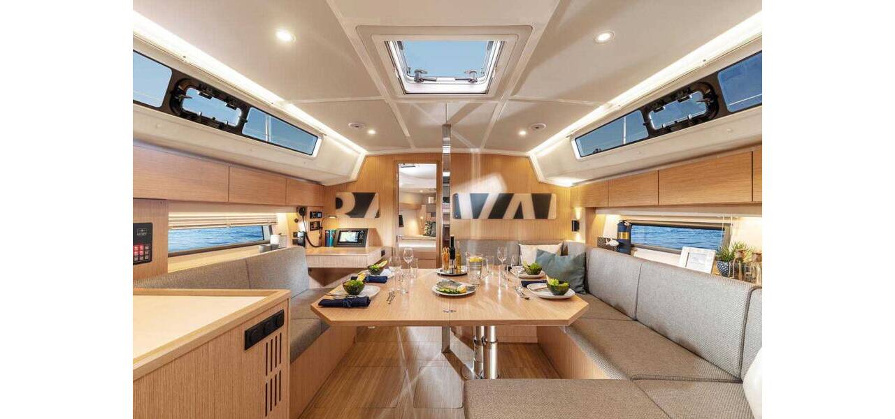 Bavaria C42 Style Aurelia